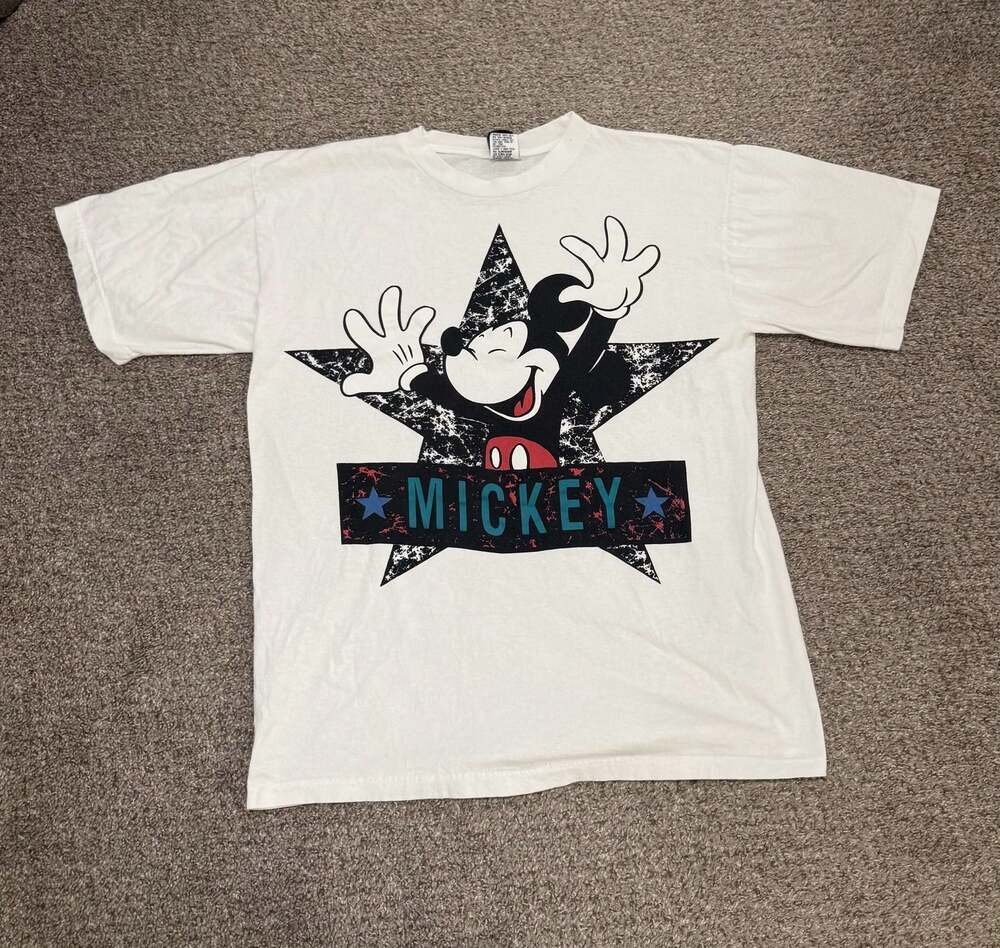 Mickey Unlimited Vintage Mickey Mouse Star Graphic T-Shirt Size L